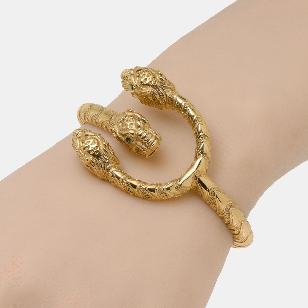 Gucci Dionysus Triple Tiger Head 18K Gold Bracelet Tsavorite Size 17 55.7g