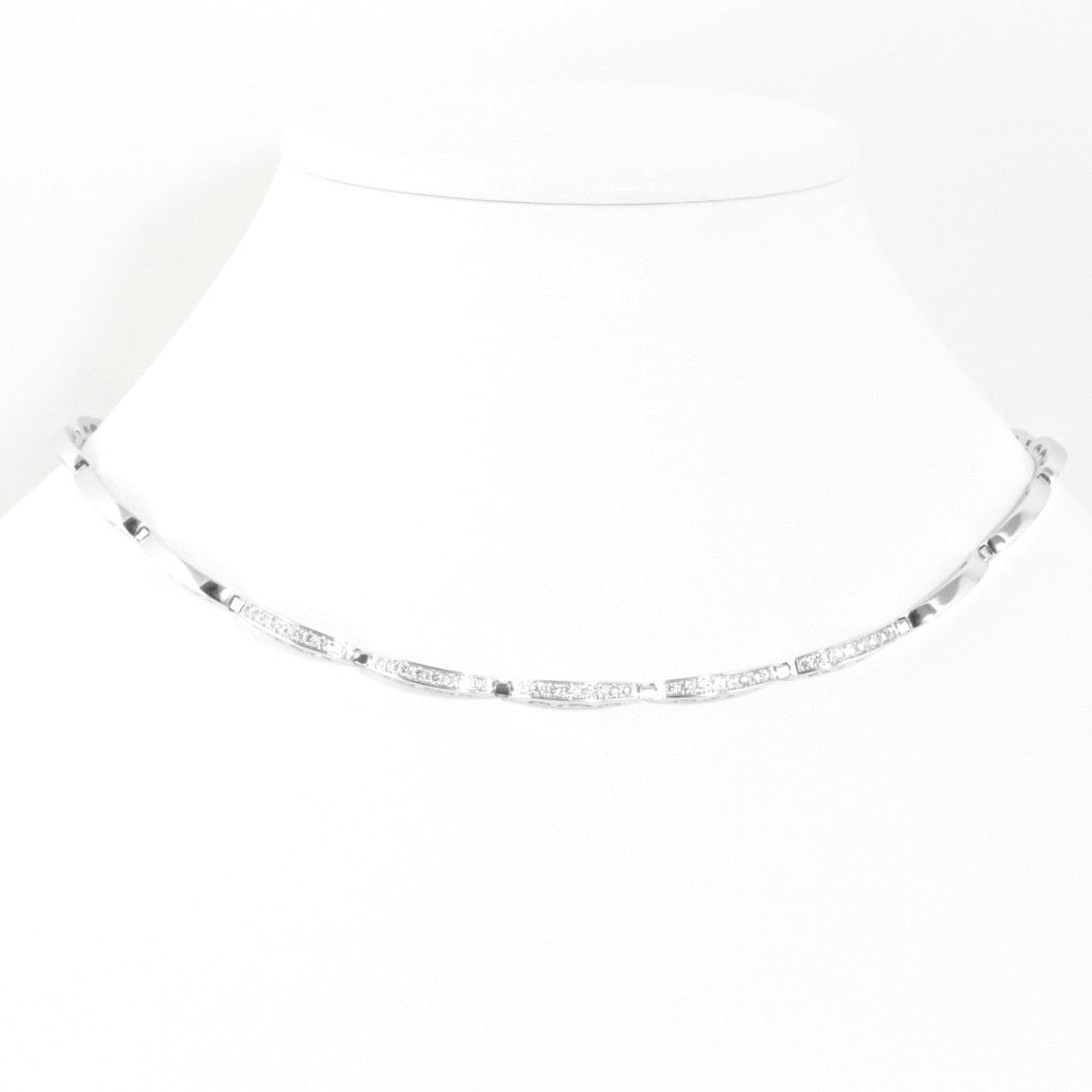 Chopard 18K White Gold Diamond Link Collar Necklace 1.07ct COA 40cm Ref 814393