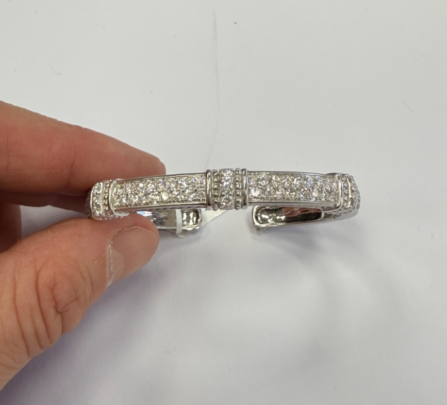Judith Ripka 18K White Gold Diamond Hinged Bangle Bracelet 3.5ct 36g