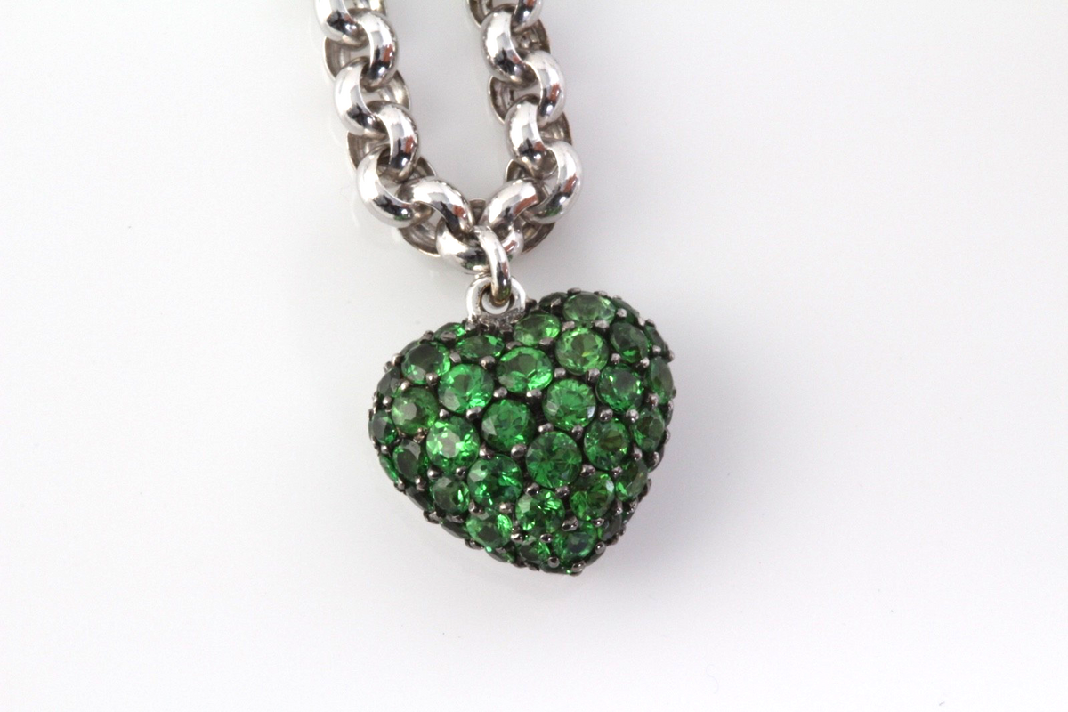 Chopard 18k White Gold Bracelet Tsavorite Heart Charm 43 Tsavorite =1.30ct